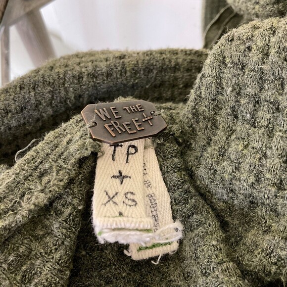 We the Free Laguna Top women’s size XS Thermal Waffle Knit Oversized Green - Picture 5 of 12